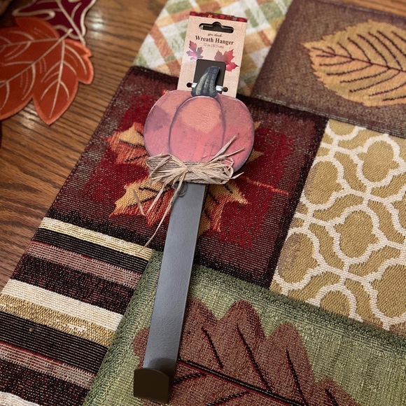 Harvest Pumpkin Metal Wreath
Hanger Fall Home Indoor Outdoor
Decoration - Picture 3 of 5